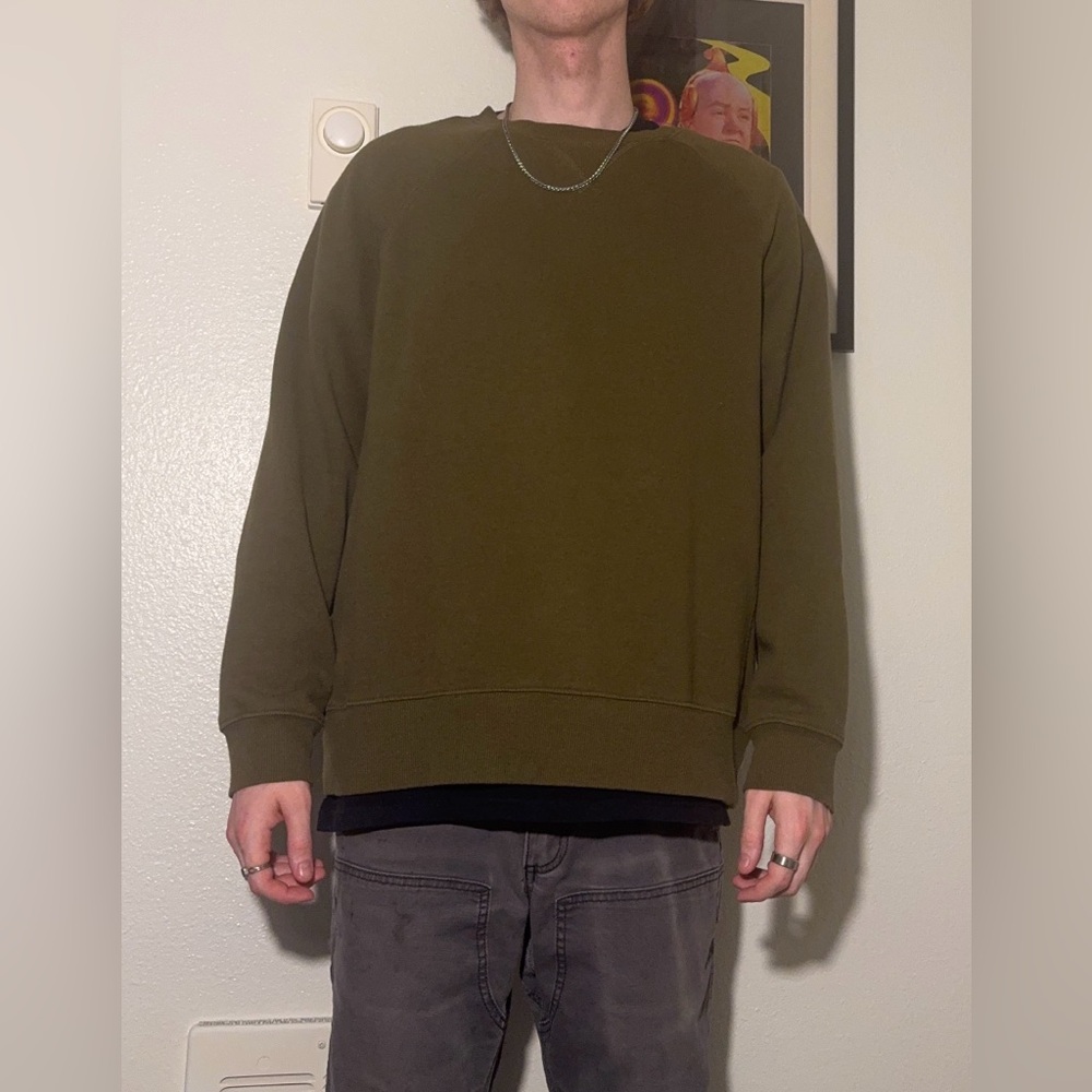 Men's Crewneck in Olive
